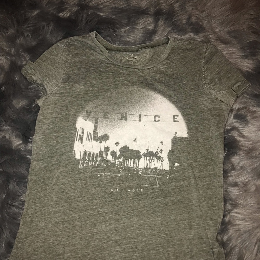 Green AE Venice tee 💘